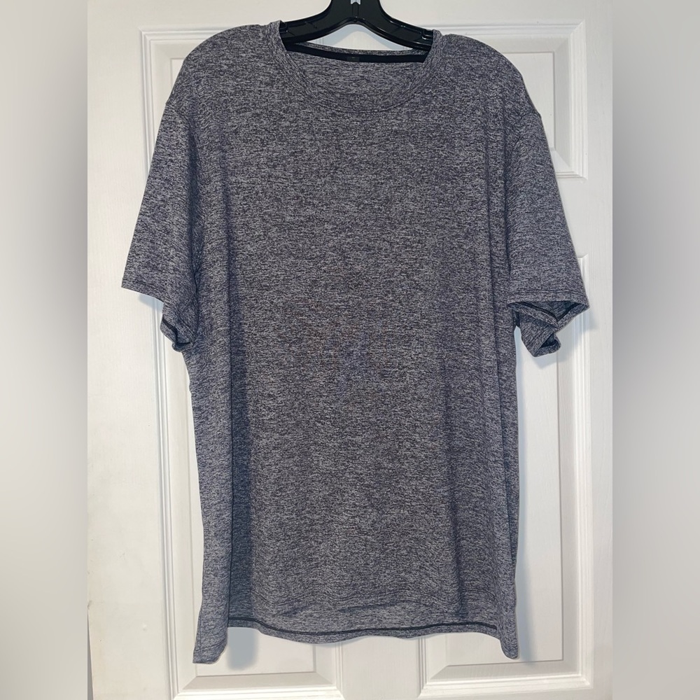 Lululemon Mens gray tee